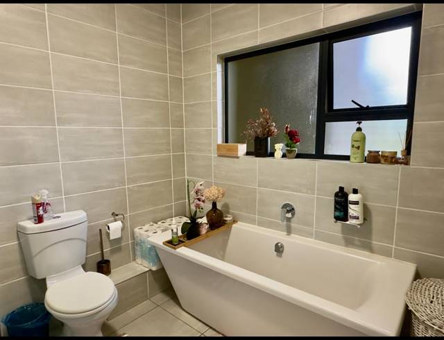 3 BEDROOM APARTMENT FOR SALE IN WATERFALL